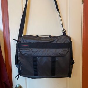 Timbuk2 Stylish Wander Backpack/ Messenger Bag in Excellent Condition